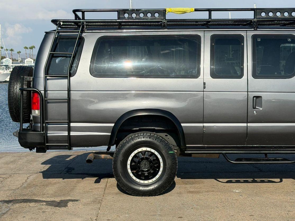 1998 Ford E-350 Club Wagon