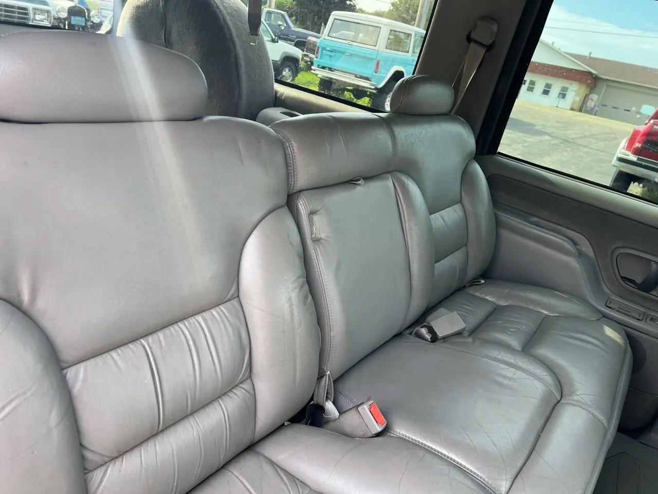 1999 Chevrolet Suburban K2500