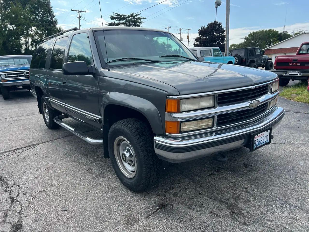 1999 Chevrolet Suburban K2500 - 2
