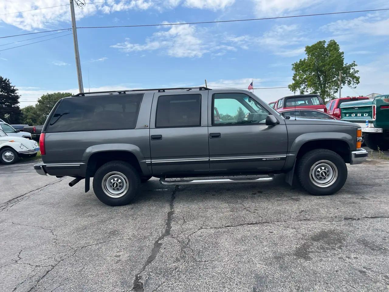 1999 Chevrolet Suburban K2500 - 3