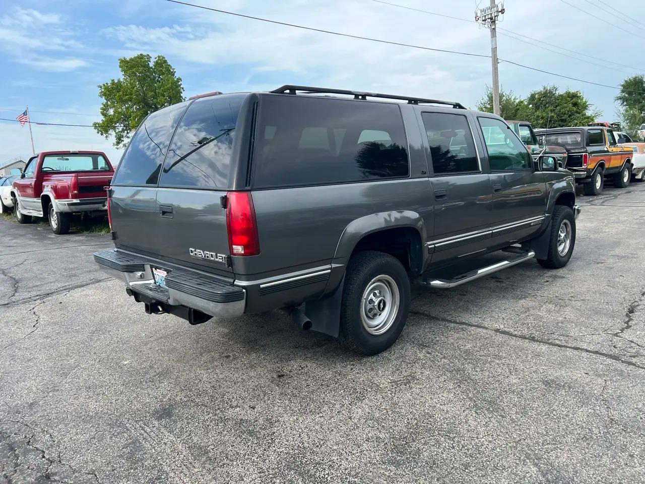 1999 Chevrolet Suburban K2500 - 4