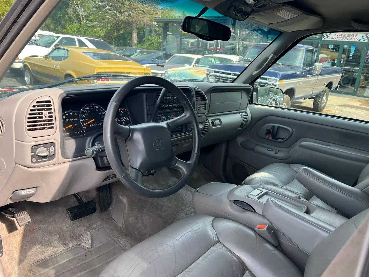 1999 Chevrolet Suburban K2500
