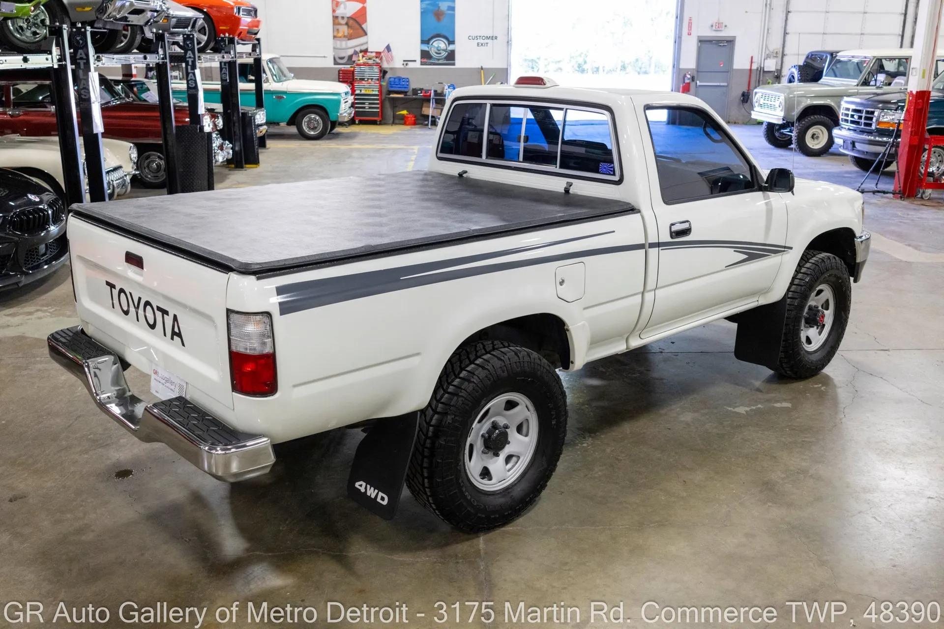 1995 Toyota Pickup DLX