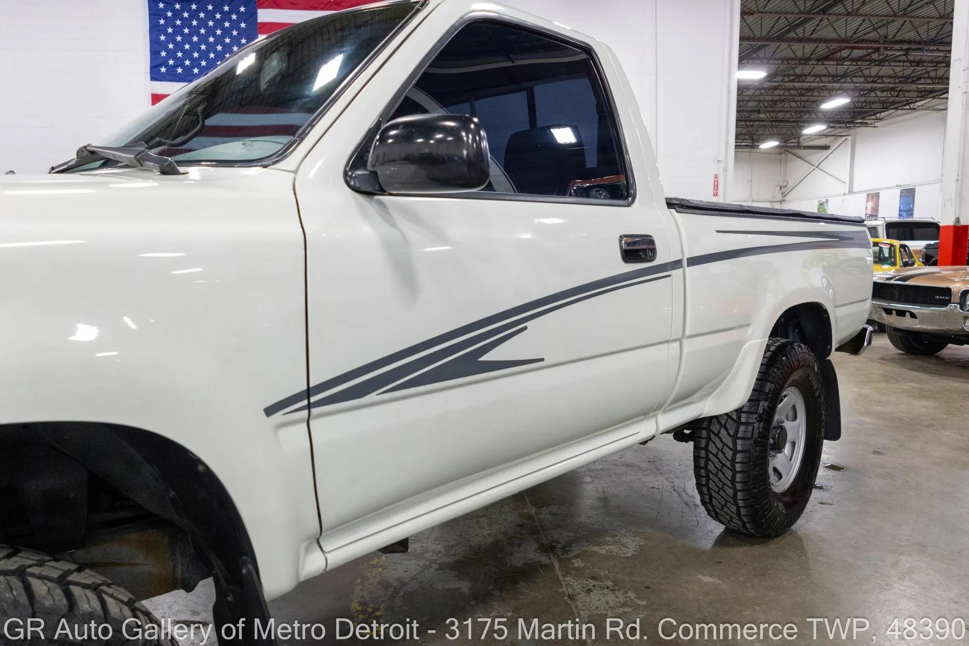 1995 Toyota Pickup DLX