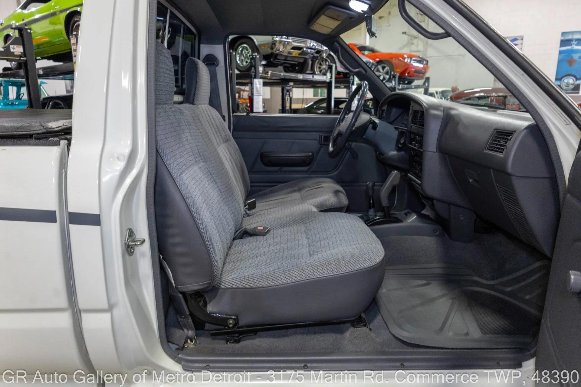 1995 Toyota Pickup DLX