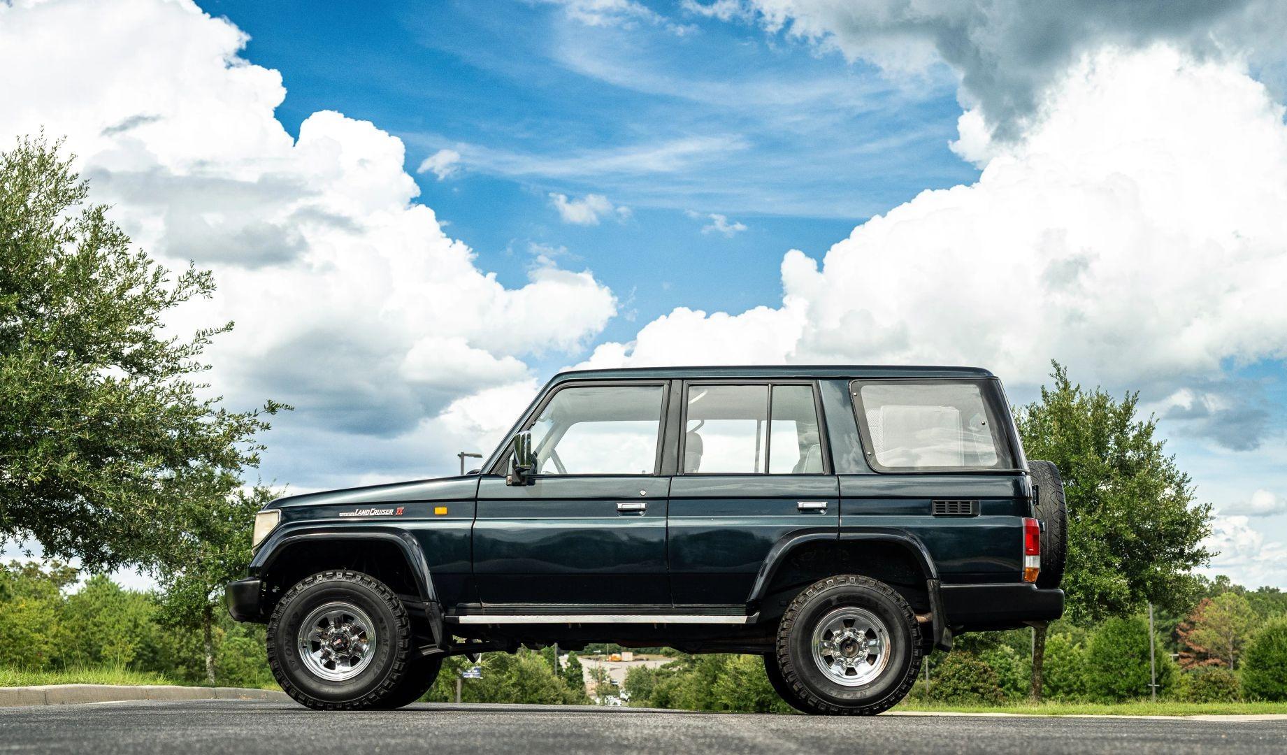  Toyota Land Cruiser