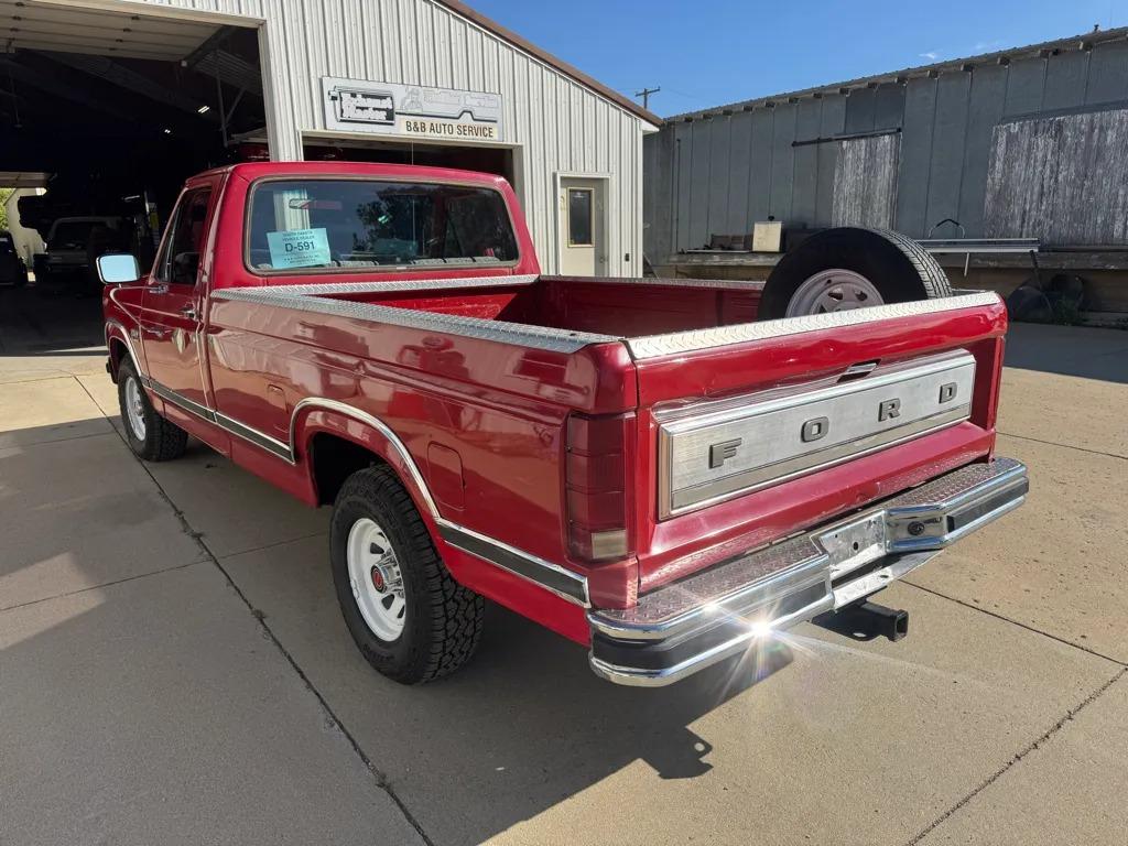 1982 Ford F-150 XLT - 5