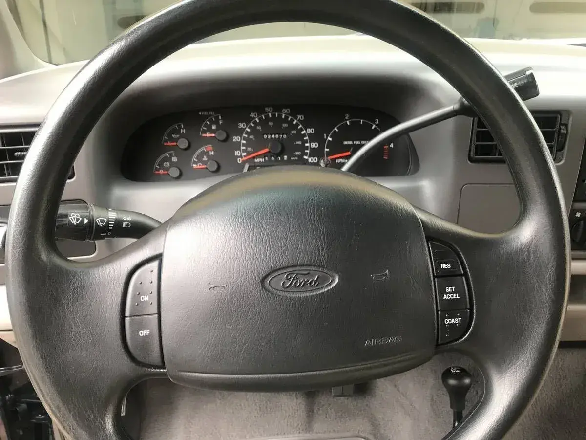 24k-Mile 1999 Ford F-250 Super Duty XLT