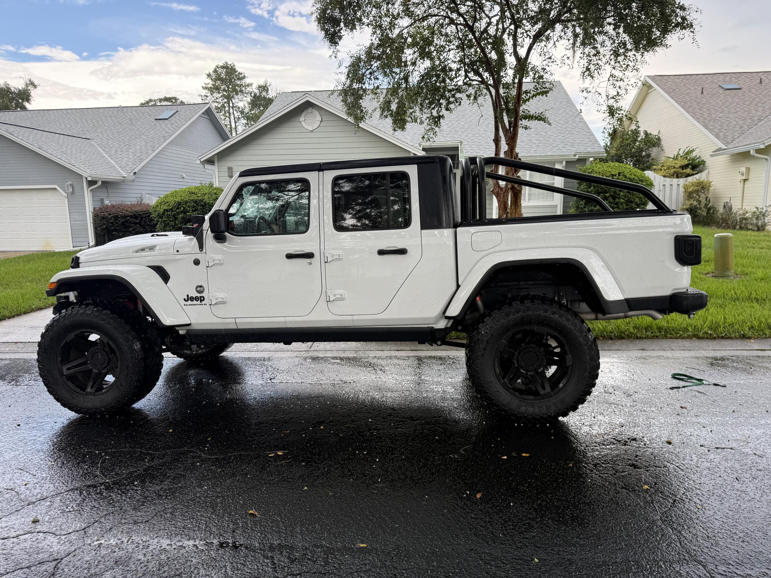 SoFlo-Built 2024 Jeep Gladiator - 2