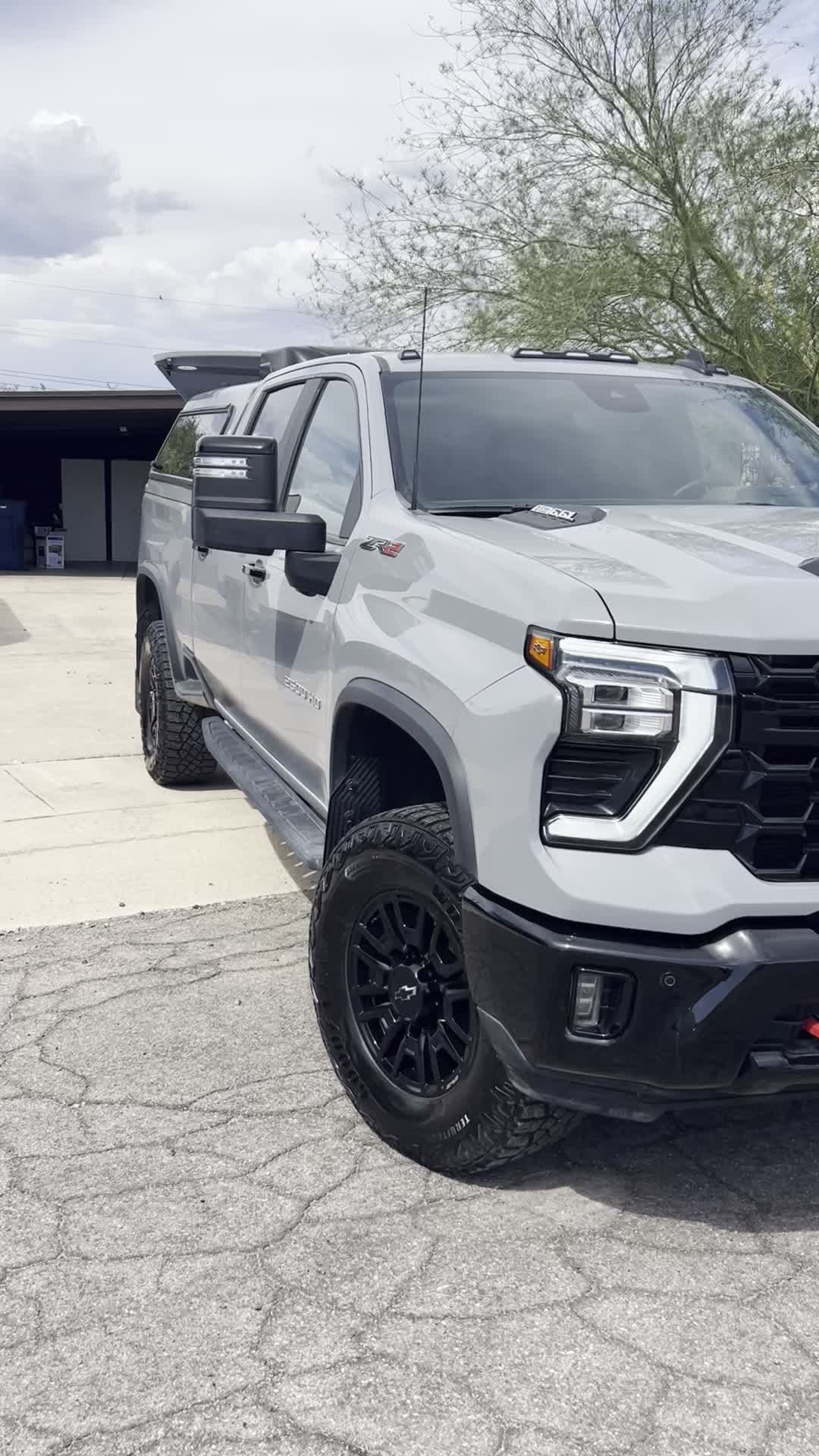 2025 Chevrolet Silverado ZR2