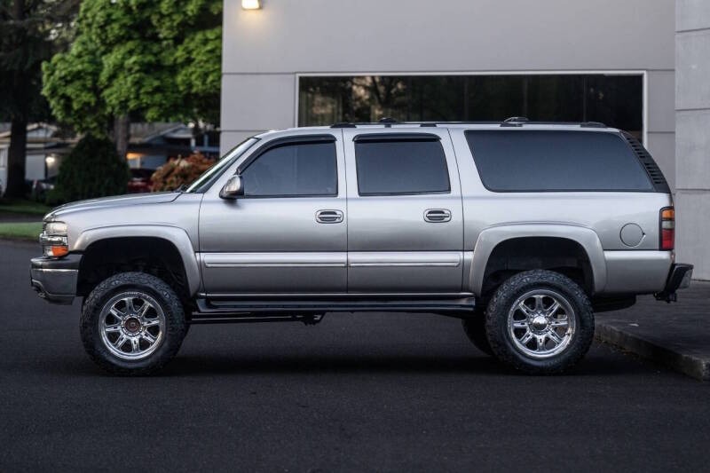 2001 Chevrolet Suburban 2500 LT - 3