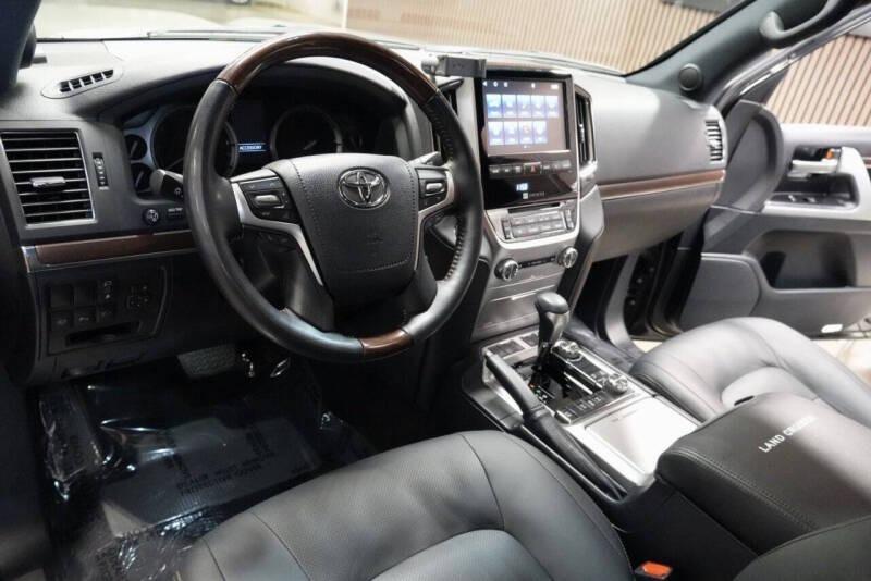 2020 Toyota Land Cruiser Heritage Edition