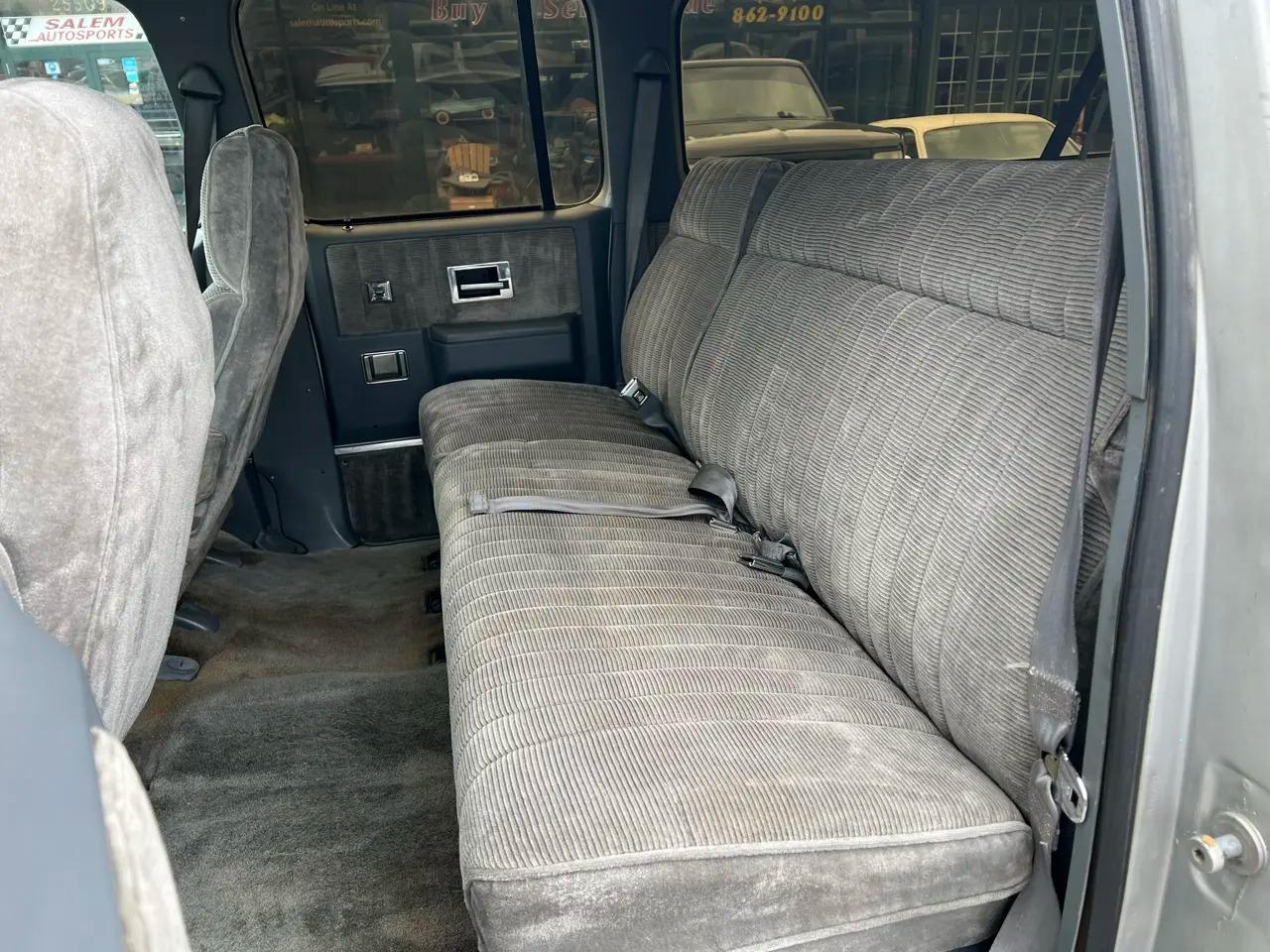 1989 GMC Suburban V15 Tailgate