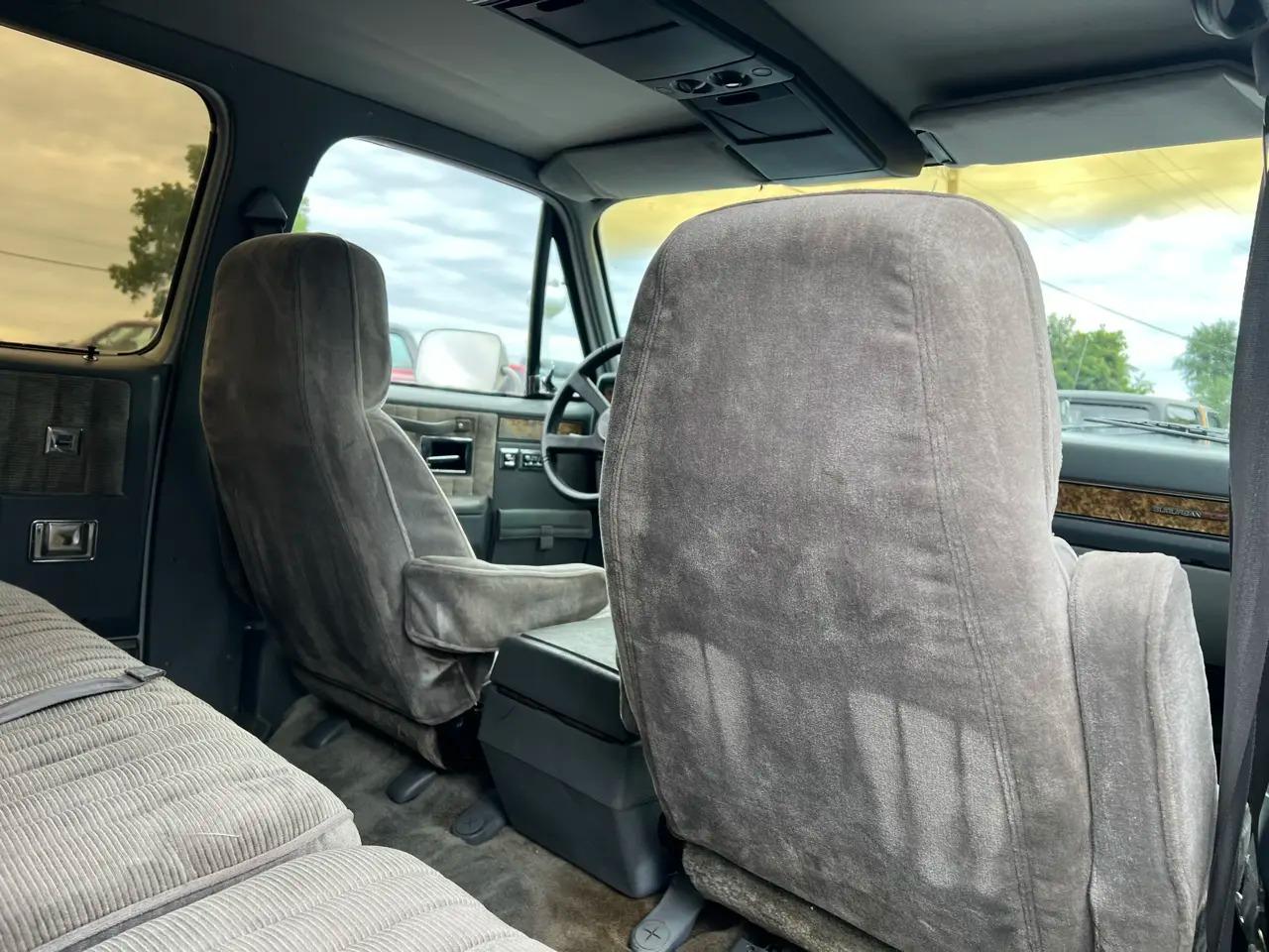 1989 GMC Suburban V15 Tailgate