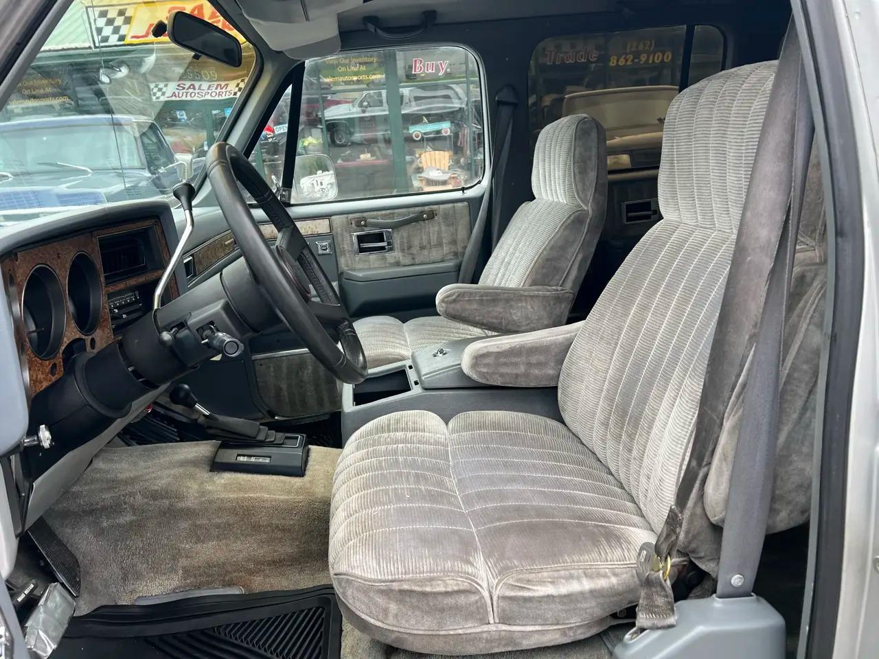 1989 GMC Suburban V15 Tailgate