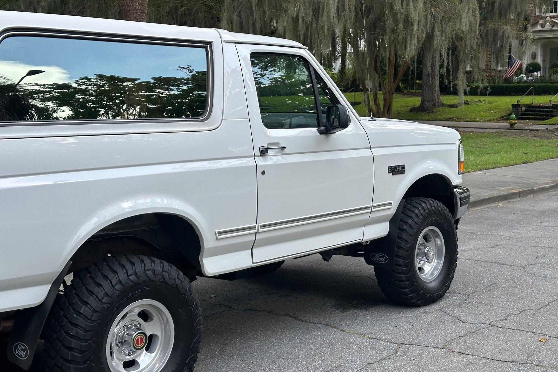 1993 Ford Bronco XLT