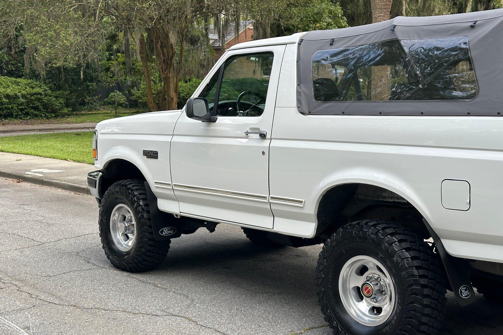 1993 Ford Bronco XLT