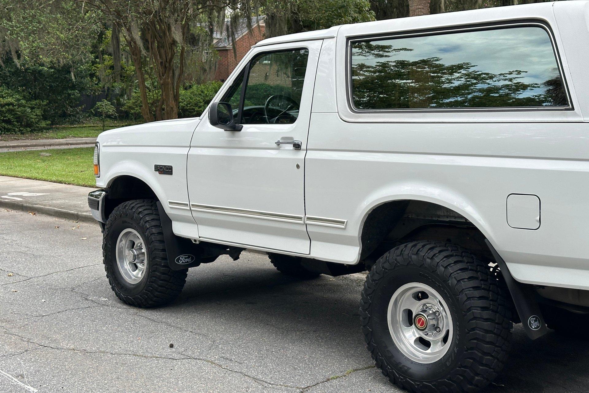 1993 Ford Bronco XLT