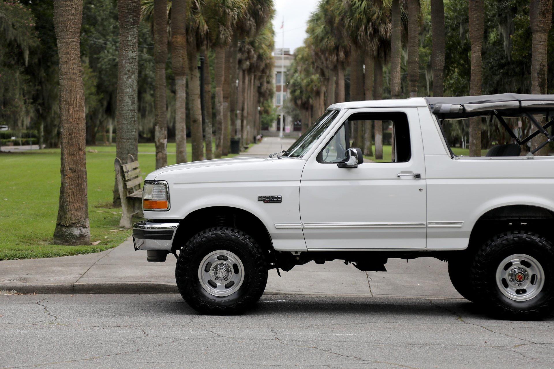 1993 Ford Bronco XLT