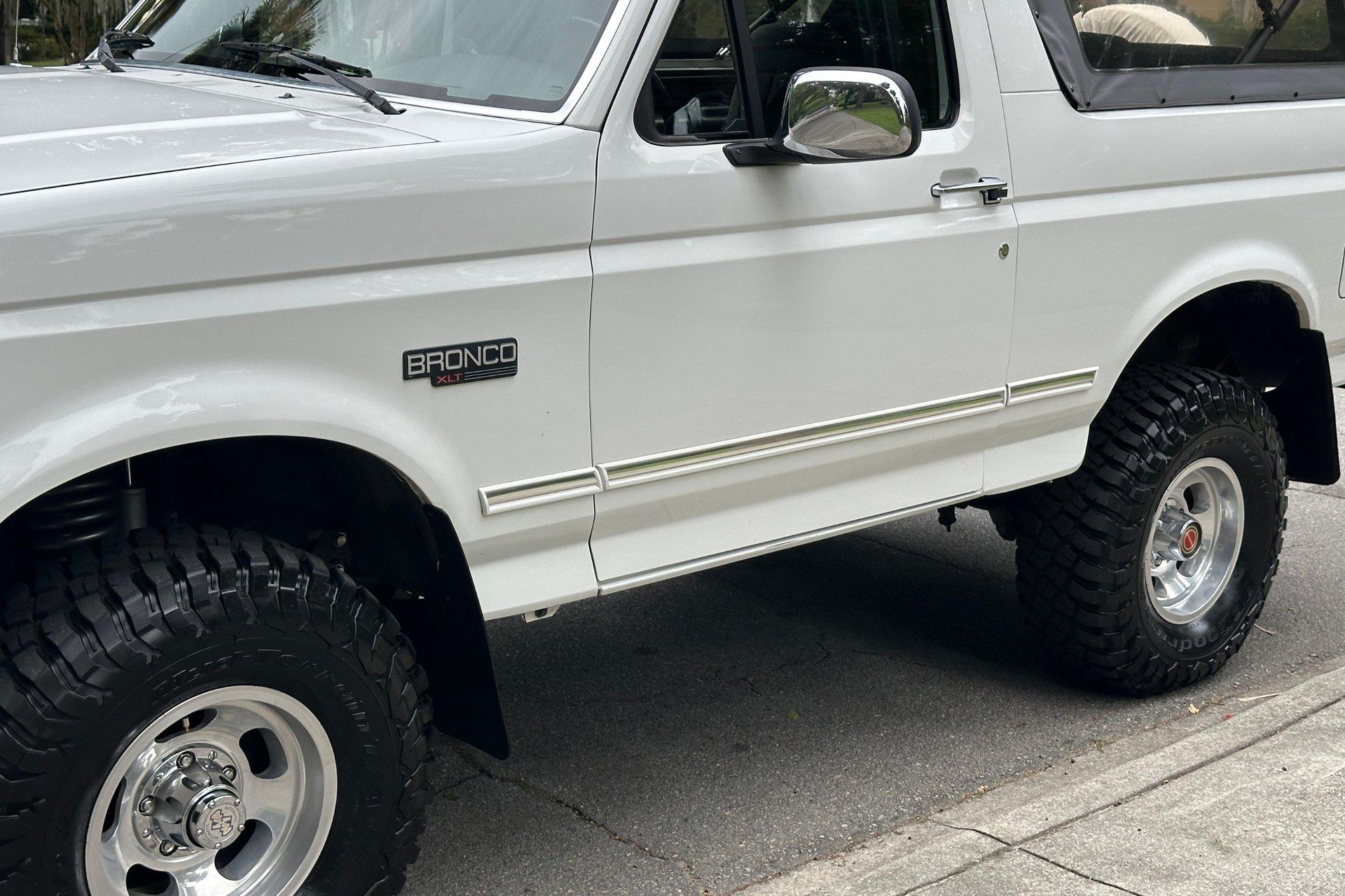 1993 Ford Bronco XLT