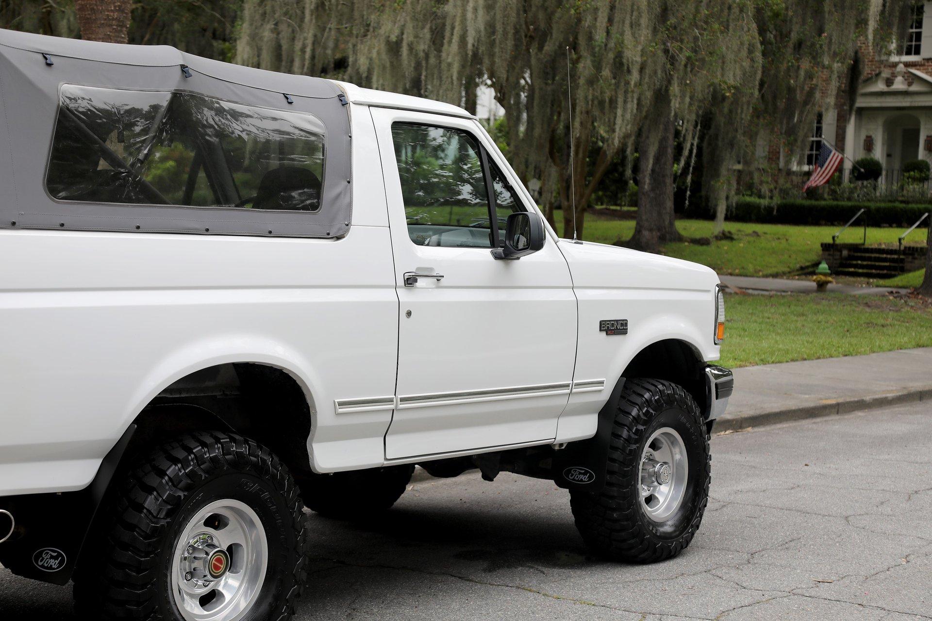 1993 Ford Bronco XLT