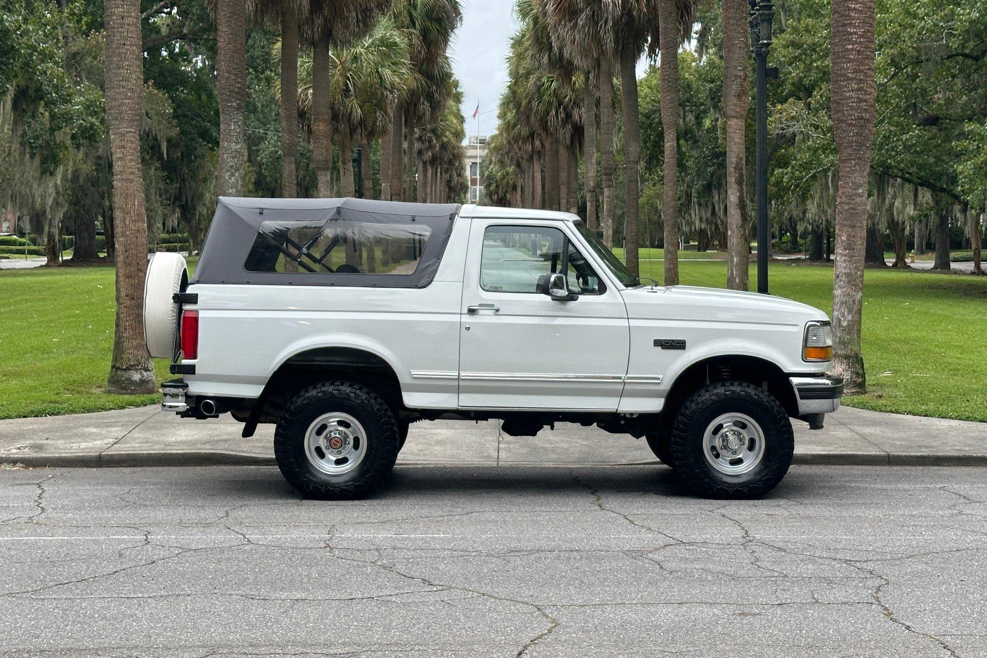 1993 Ford Bronco XLT