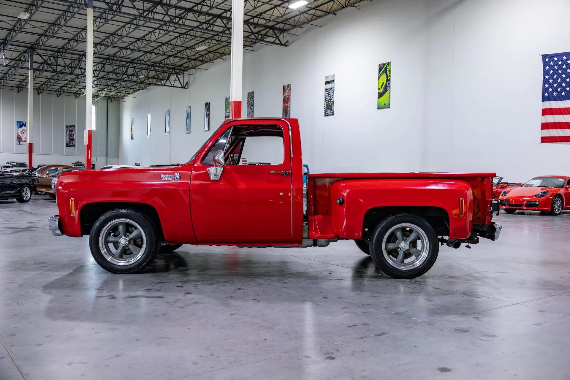 1977 Chevrolet C10 Stepside - 3