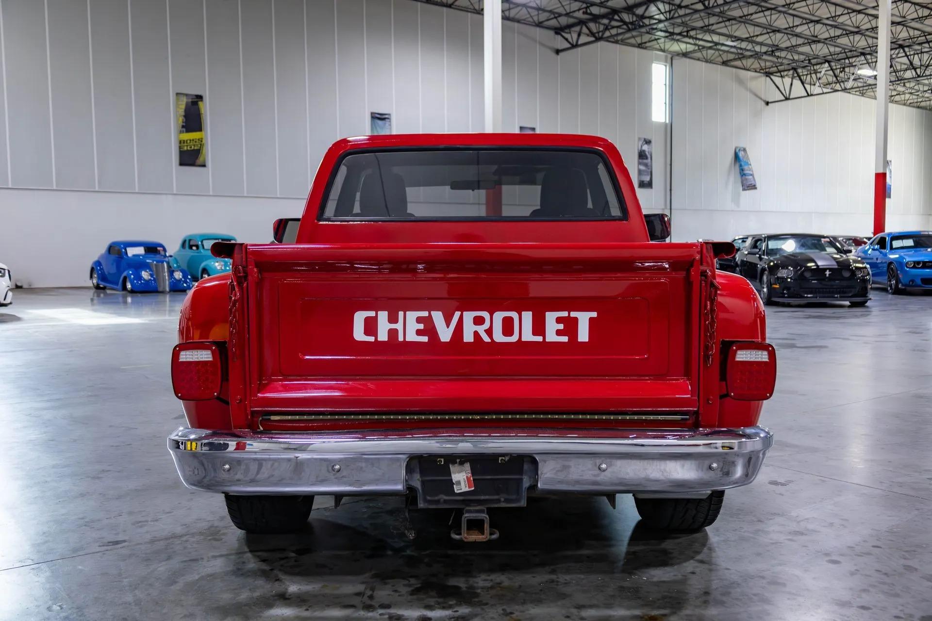 1977 Chevrolet C10 Stepside - 4