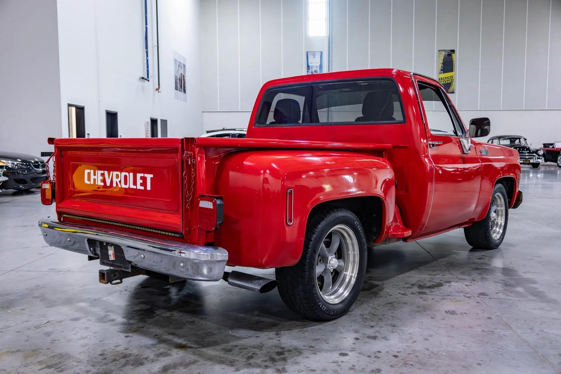 1977 Chevrolet C10 Stepside - 5