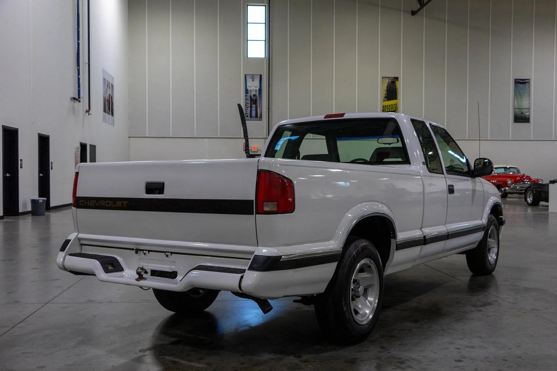 1995 Chevrolet S-10 LS - 5