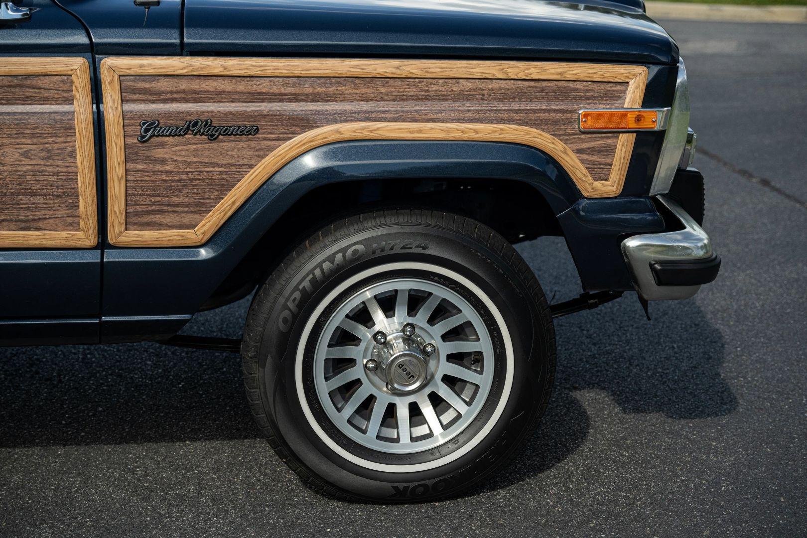 1988 Jeep Grand Wagoneer