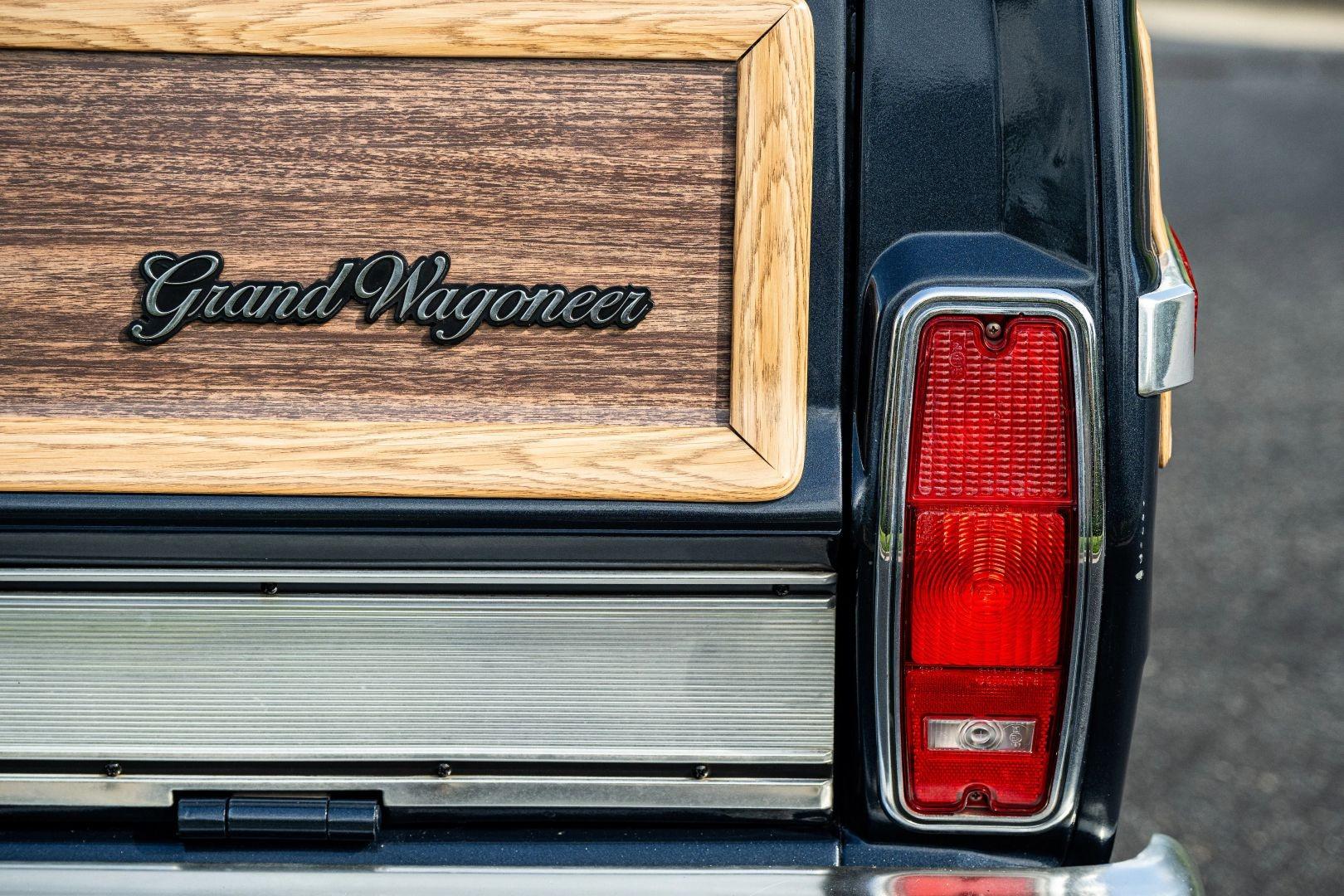 1988 Jeep Grand Wagoneer