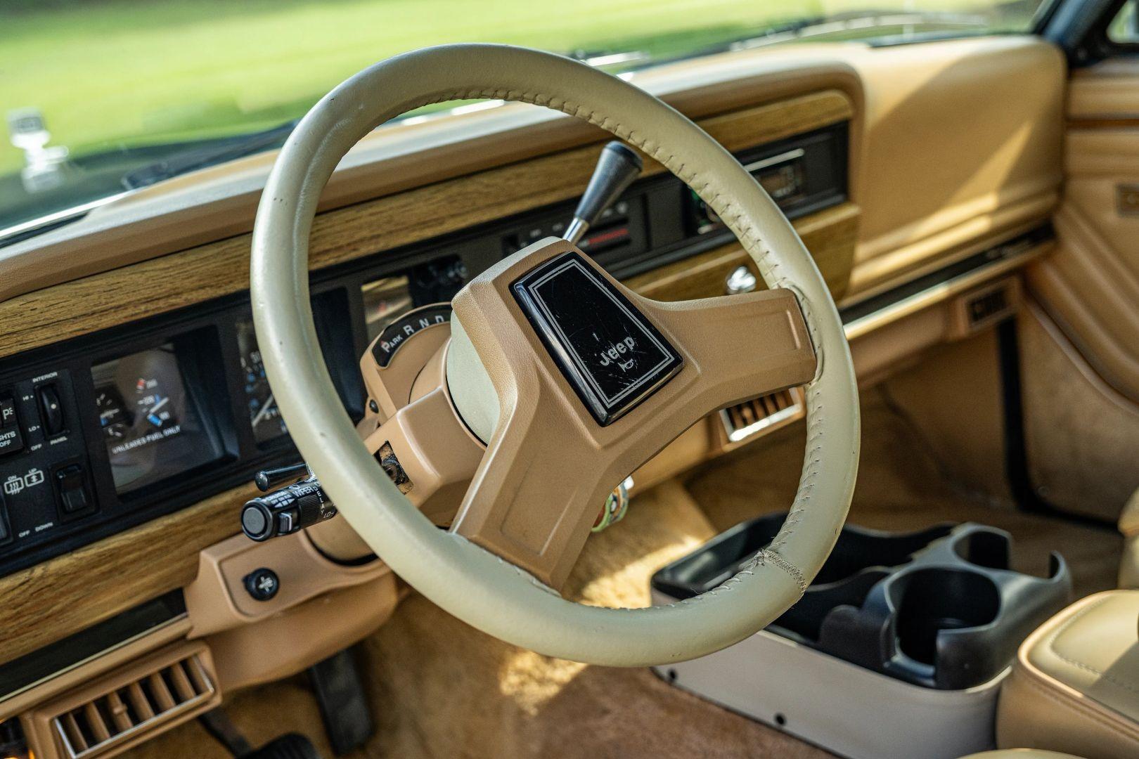 1988 Jeep Grand Wagoneer