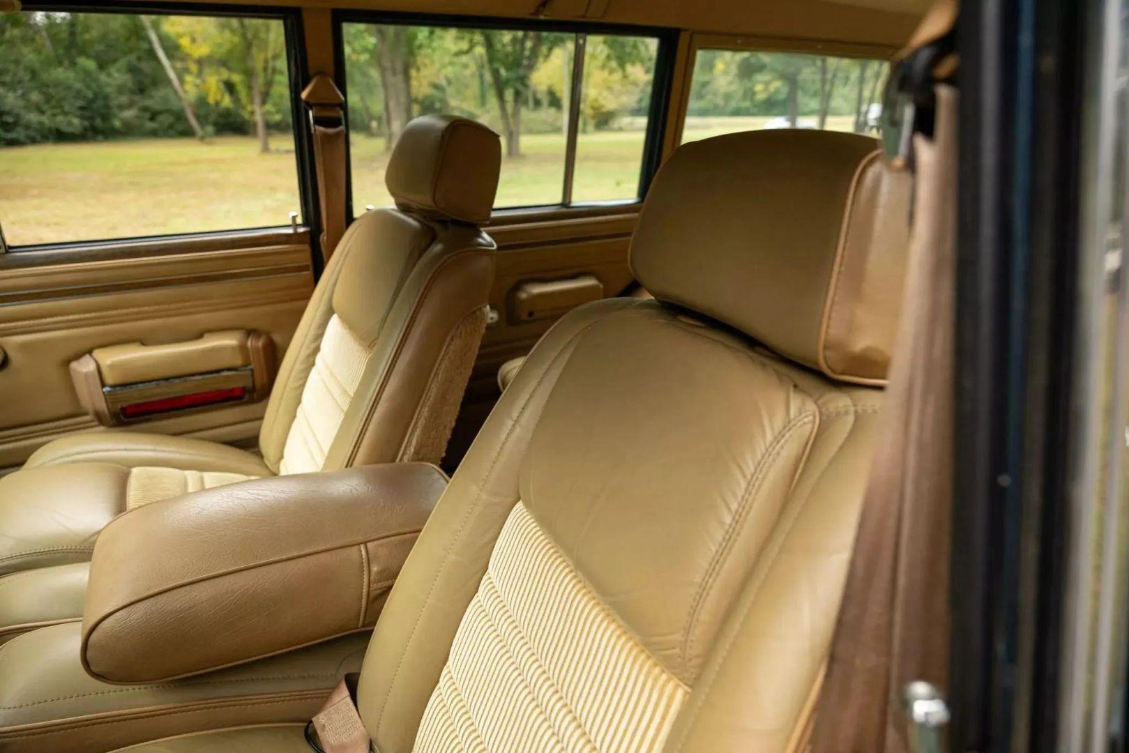 1988 Jeep Grand Wagoneer