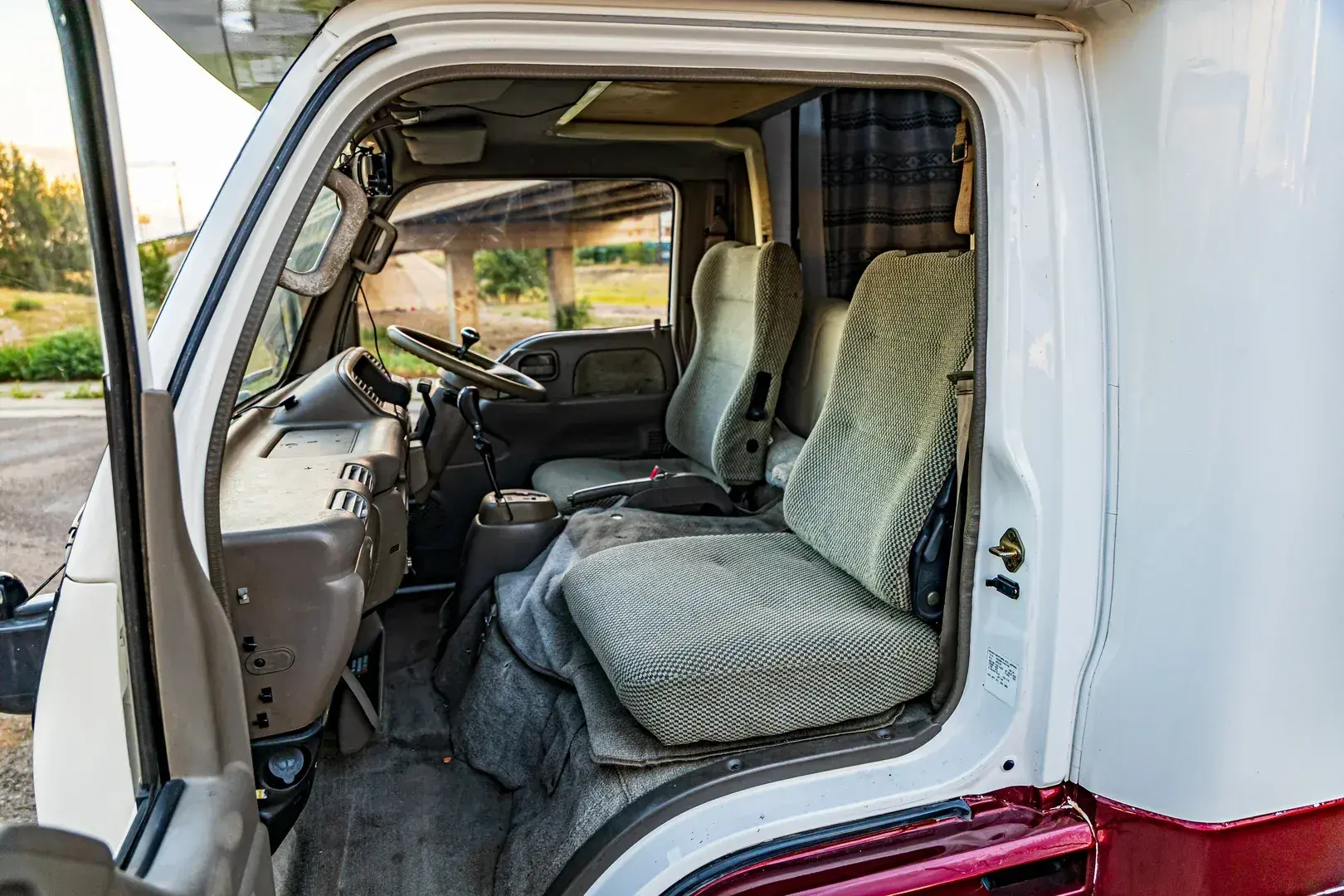 1997 Isuzu Elf Camper