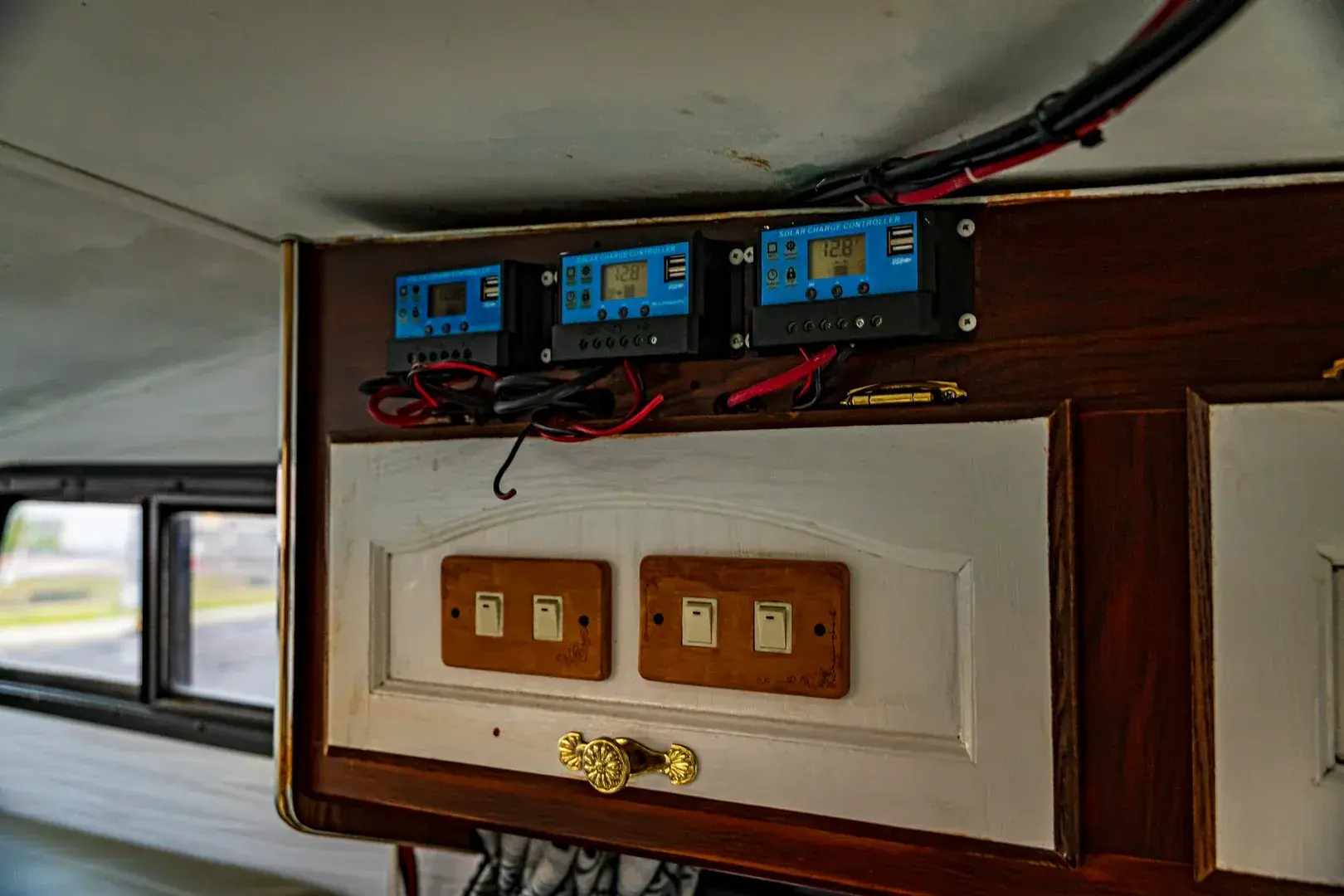 1997 Isuzu Elf Camper