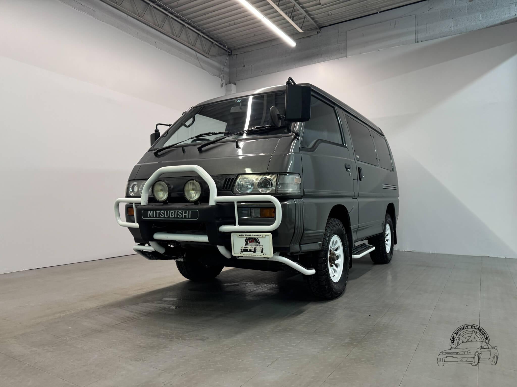 1996 Mitsubishi Delica Starwagon Active World