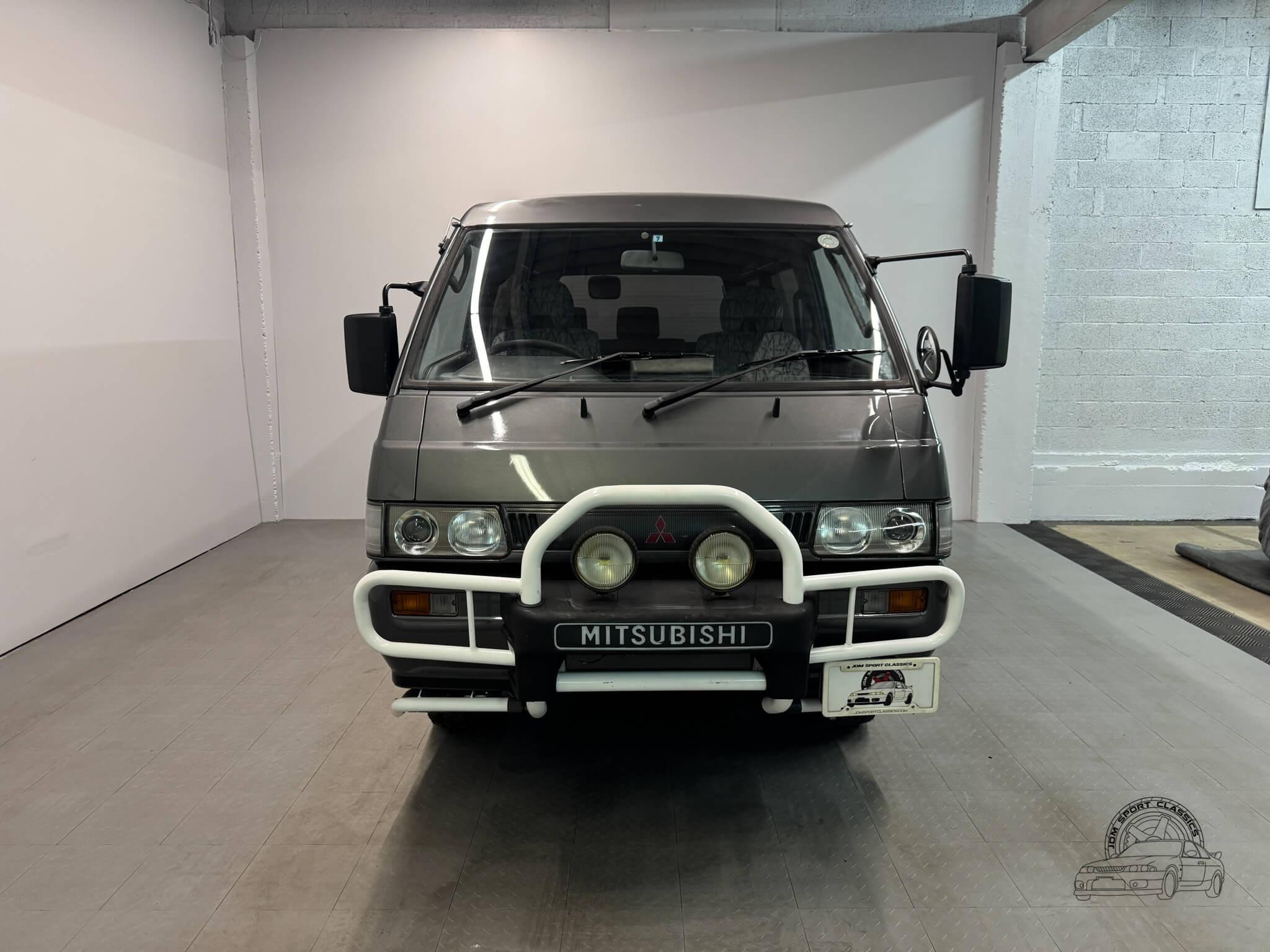 1996 Mitsubishi Delica Starwagon Active World