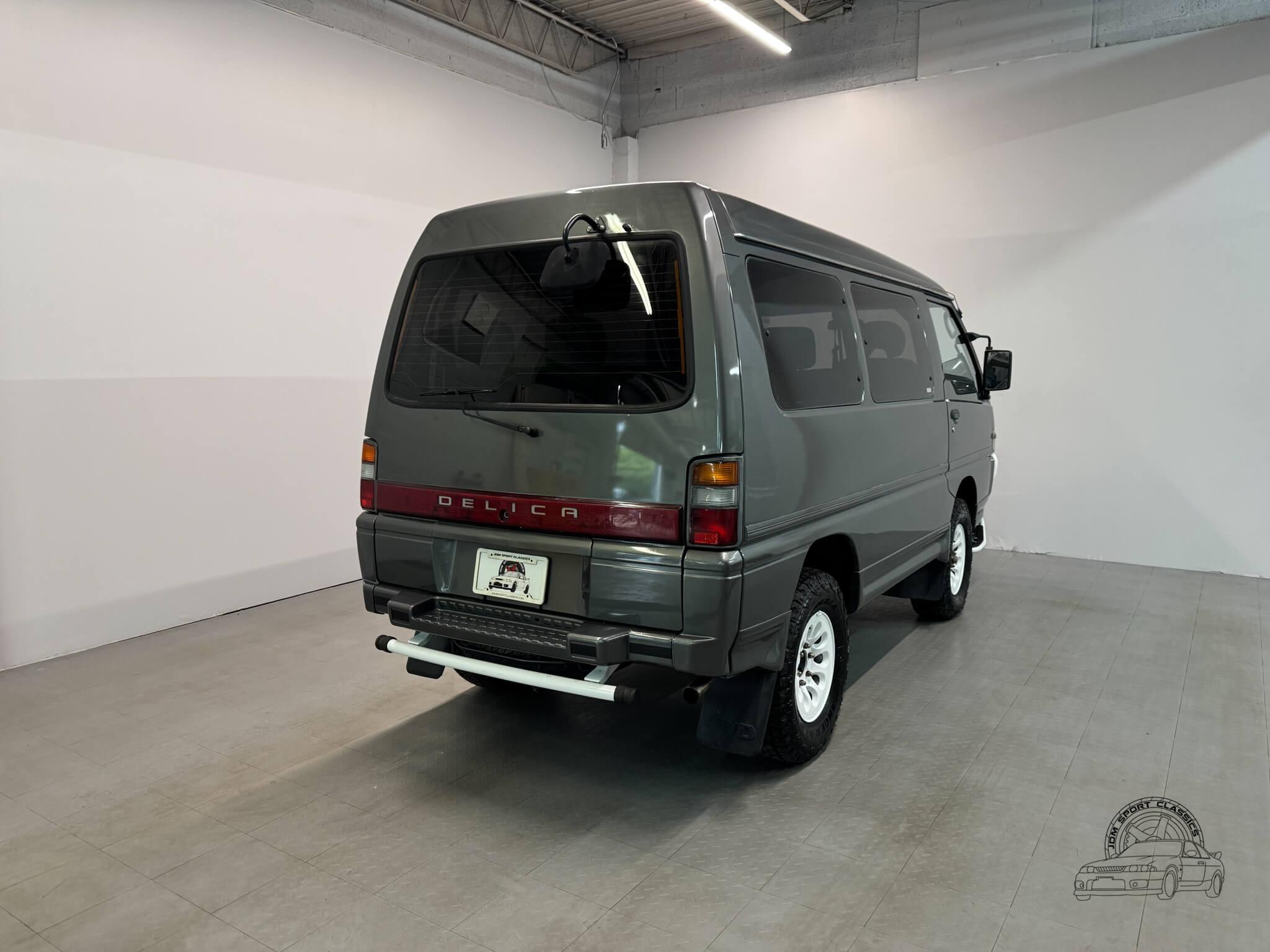 1996 Mitsubishi Delica Starwagon Active World