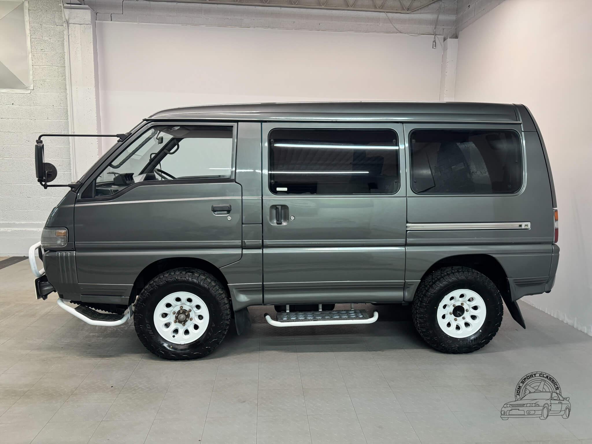 1996 Mitsubishi Delica Starwagon Active World - 2