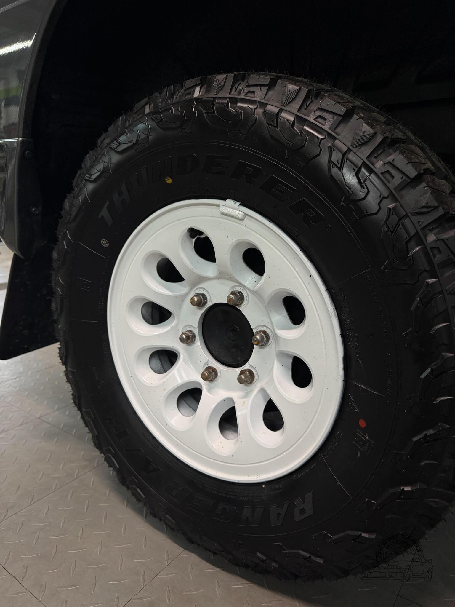 1996 Mitsubishi Delica Starwagon Active World