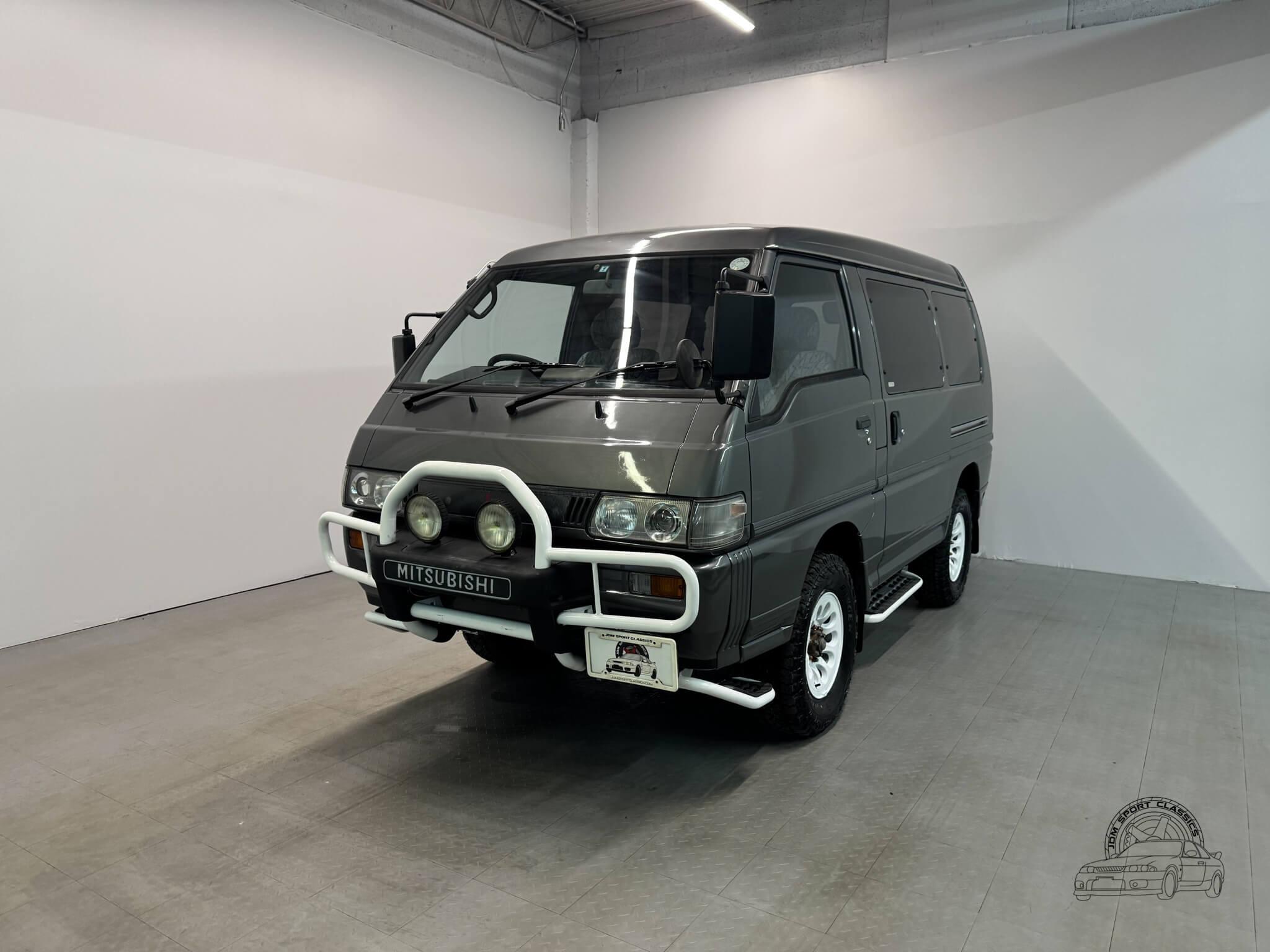 1996 Mitsubishi Delica Starwagon Active World - 4