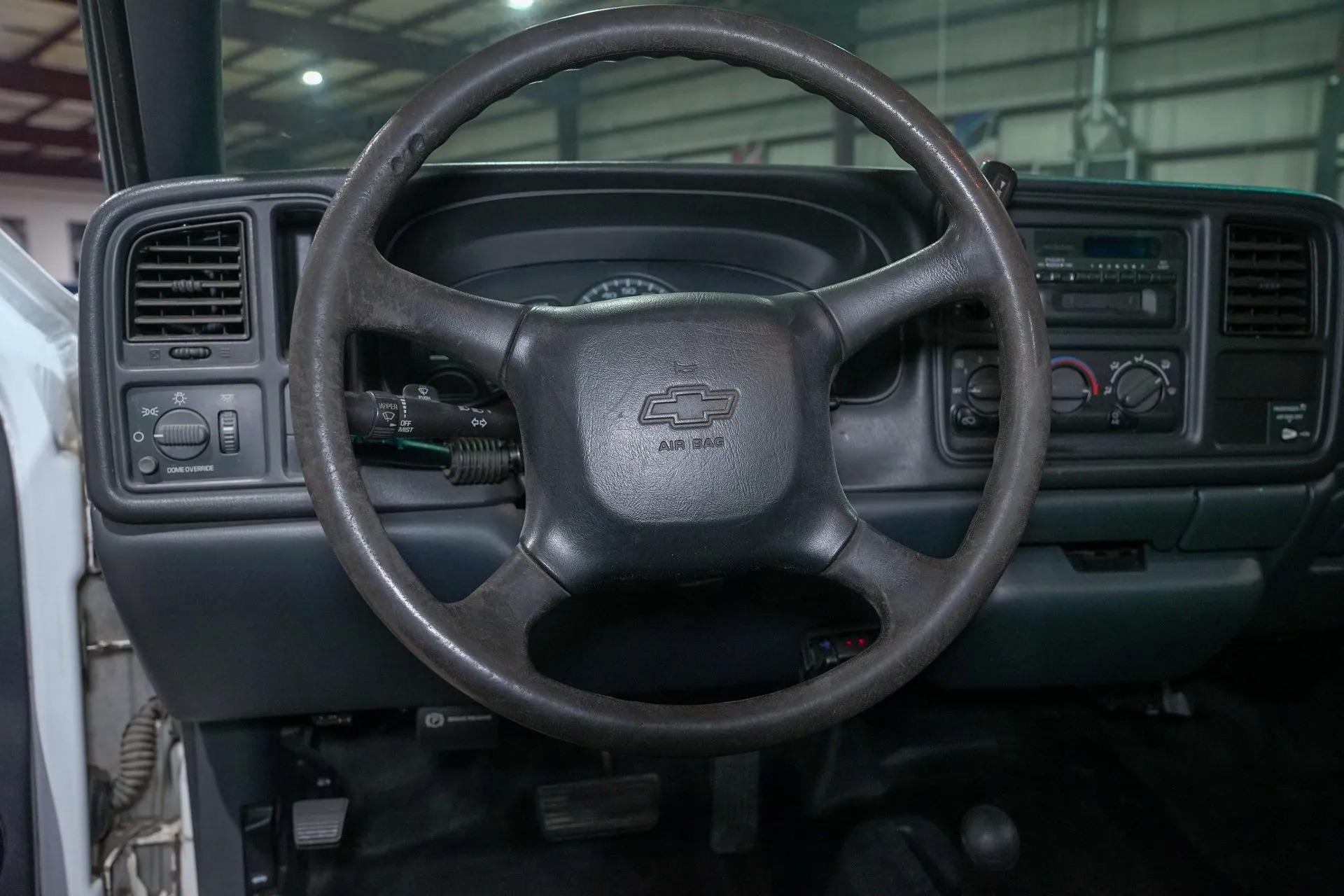 2000 Chevrolet Silverado 1500 LS