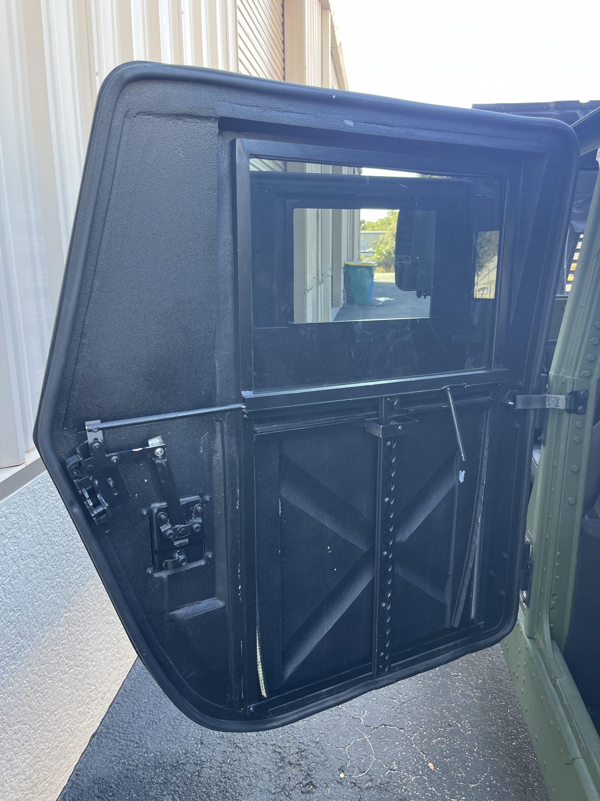 1998 AM General HMMWV M1123