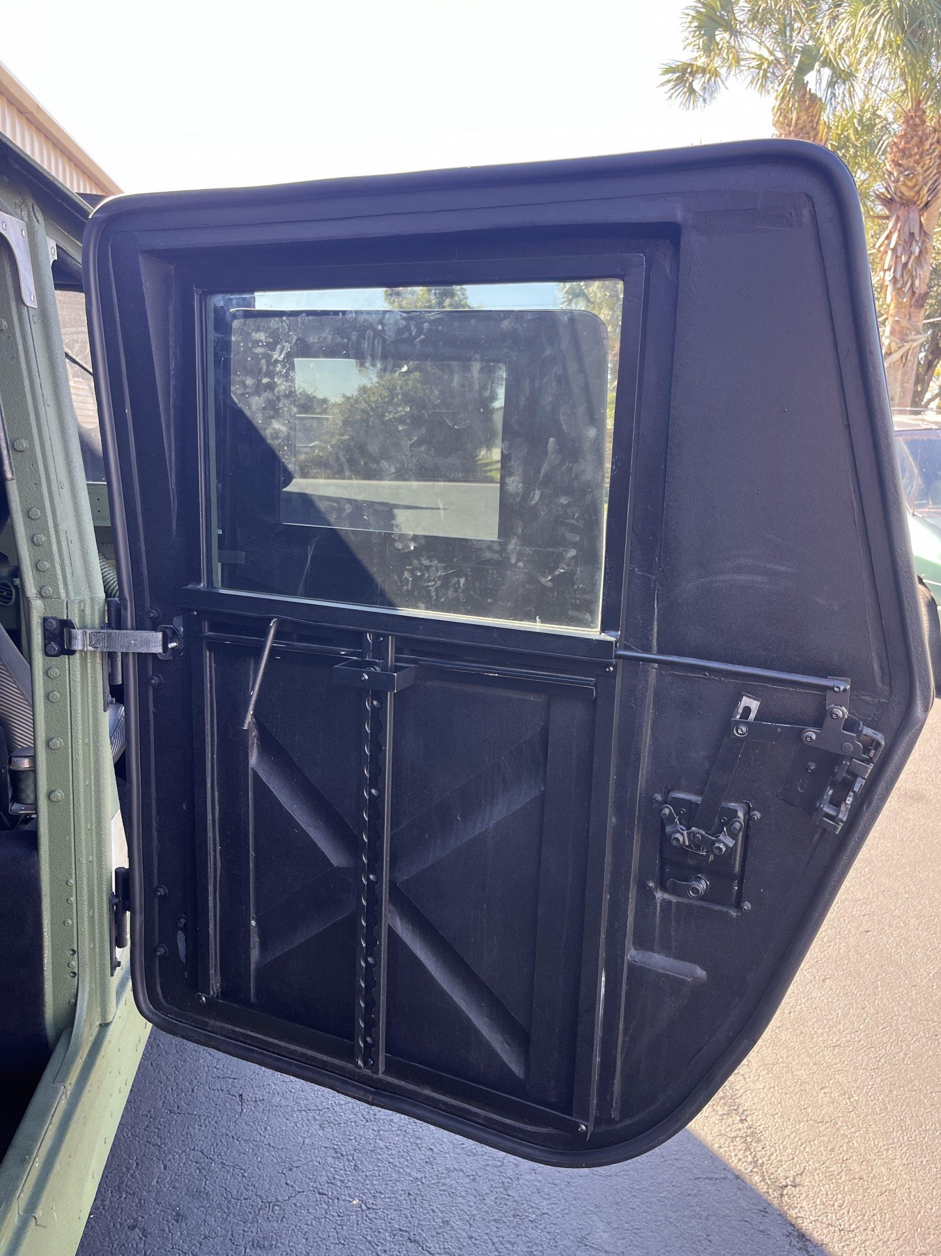 1998 AM General HMMWV M1123