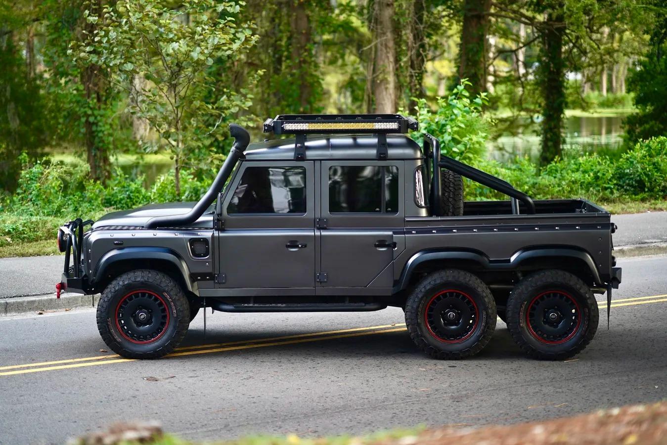 1993 Land Rover Defender “Flying Huntsman” 6x6
