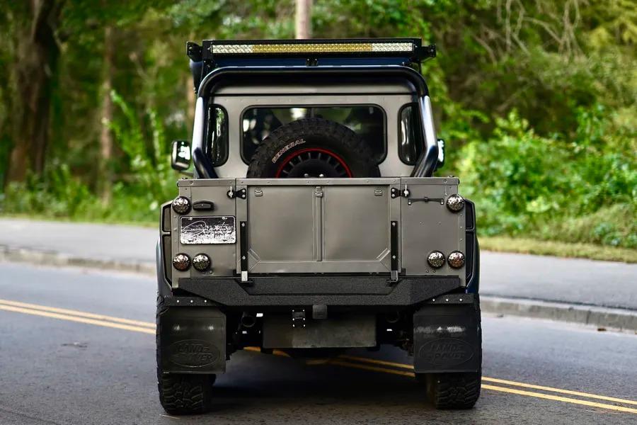 1993 Land Rover Defender “Flying Huntsman” 6x6