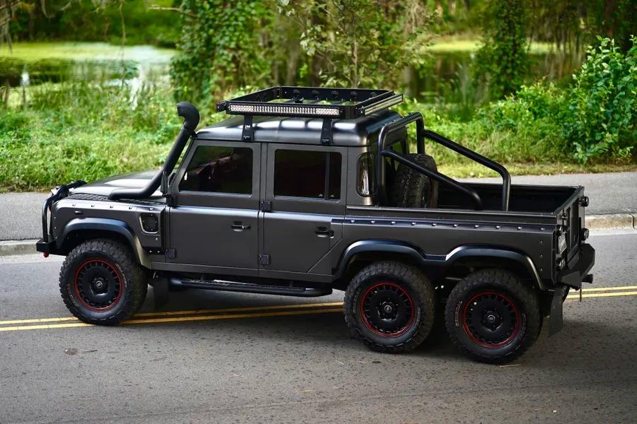 1993 Land Rover Defender “Flying Huntsman” 6x6