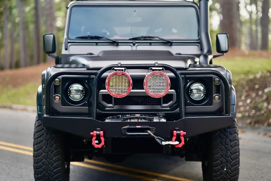 1993 Land Rover Defender “Flying Huntsman” 6x6