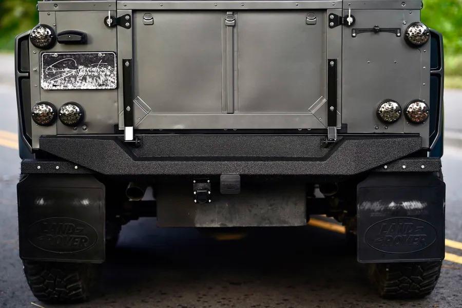 1993 Land Rover Defender “Flying Huntsman” 6x6